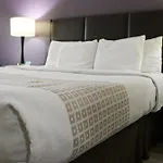 Parkwood Inn & Suites