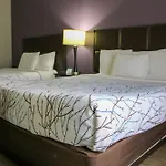 Parkwood Inn & Suites