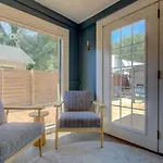 The Charming Bungalow 2Bd 1Bth
