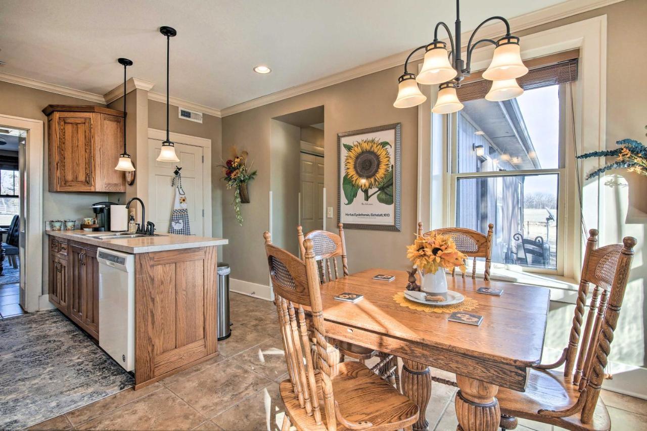 Pet-friendly Grill And Fire Pit In Holiday home Manhattan