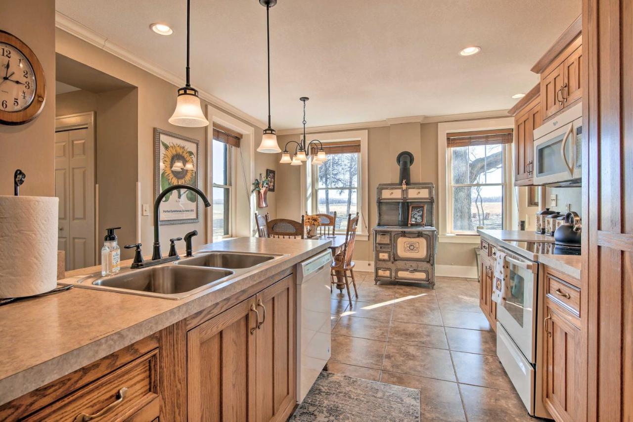Pet-friendly Grill And Fire Pit In Holiday home *