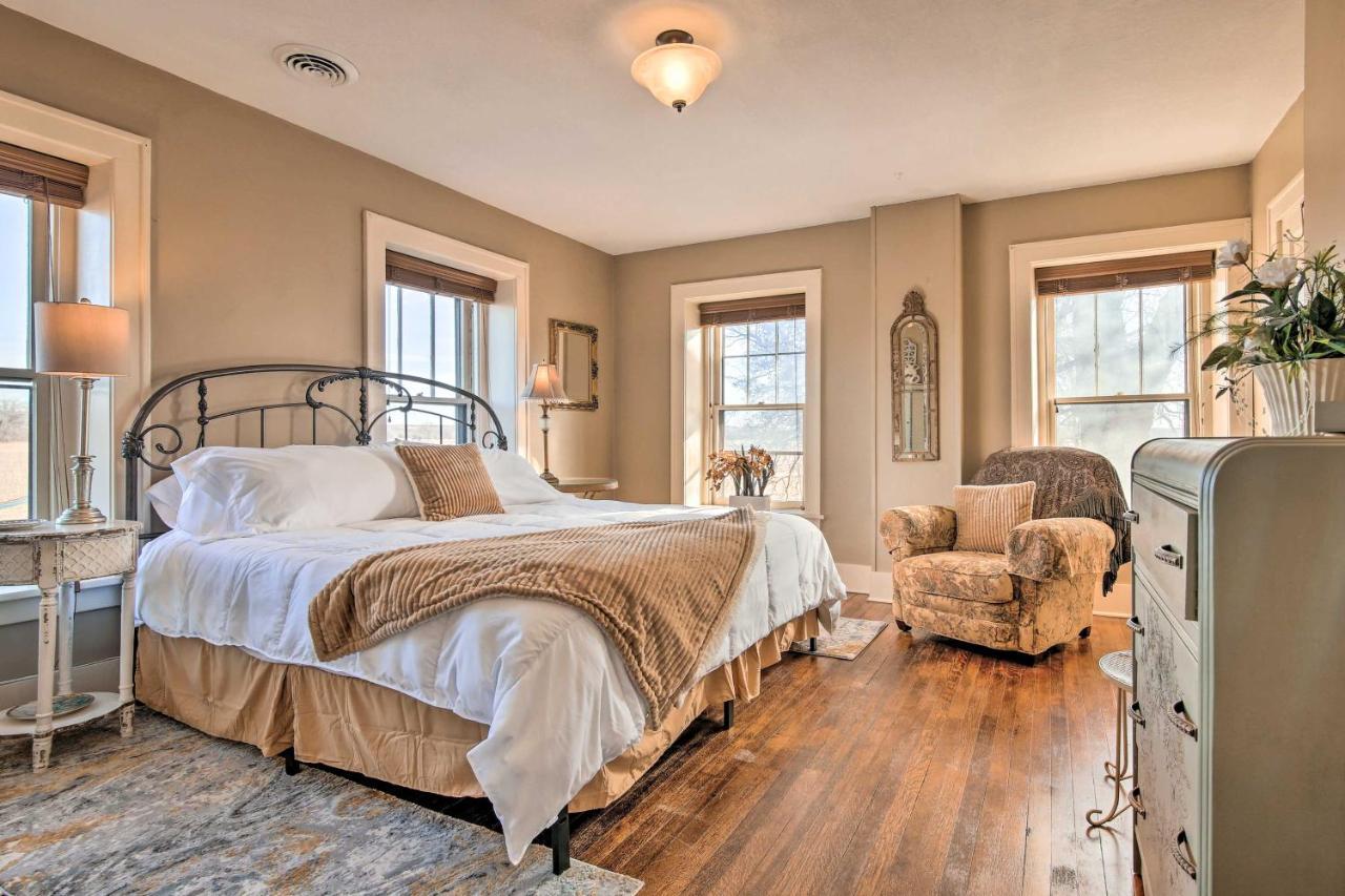 Pet-friendly Grill And Fire Pit In Holiday home *
