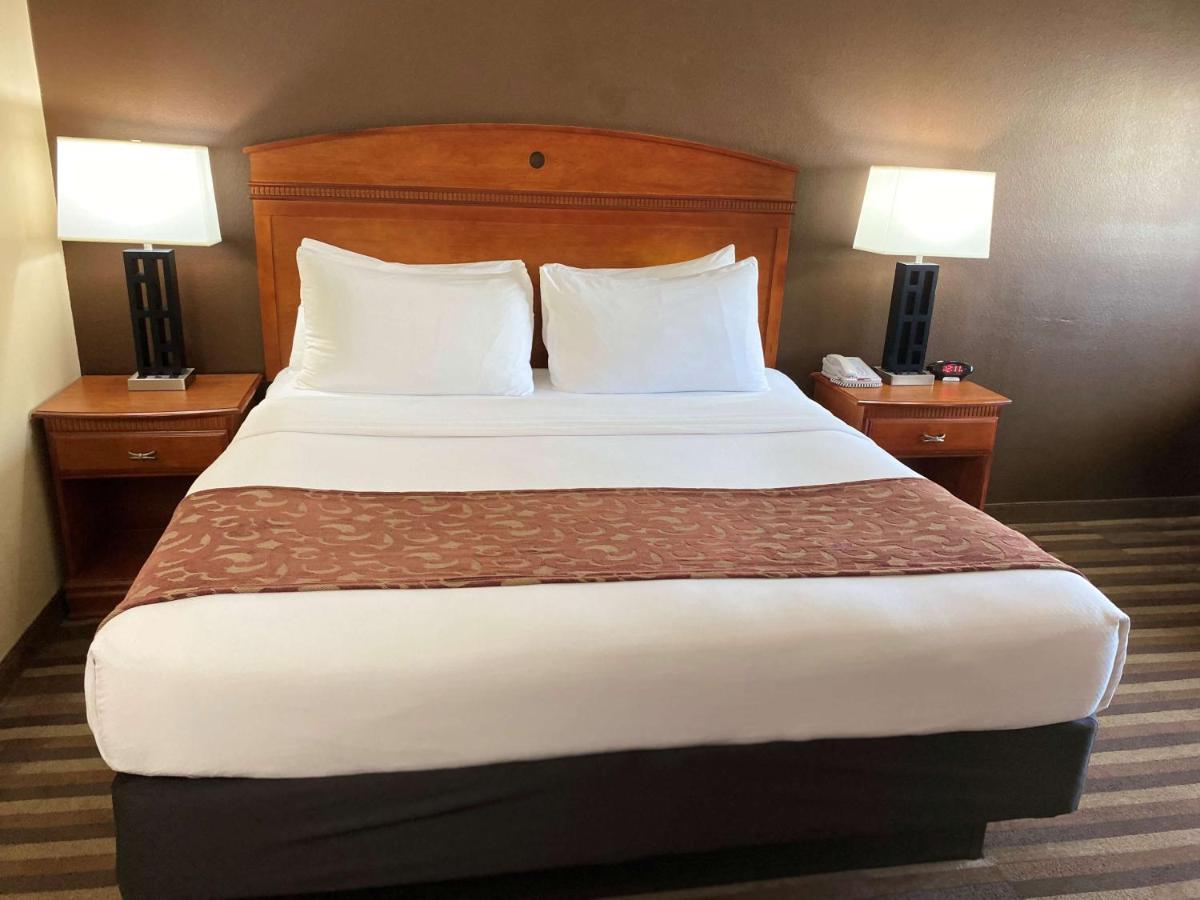 Western Hotel 2*