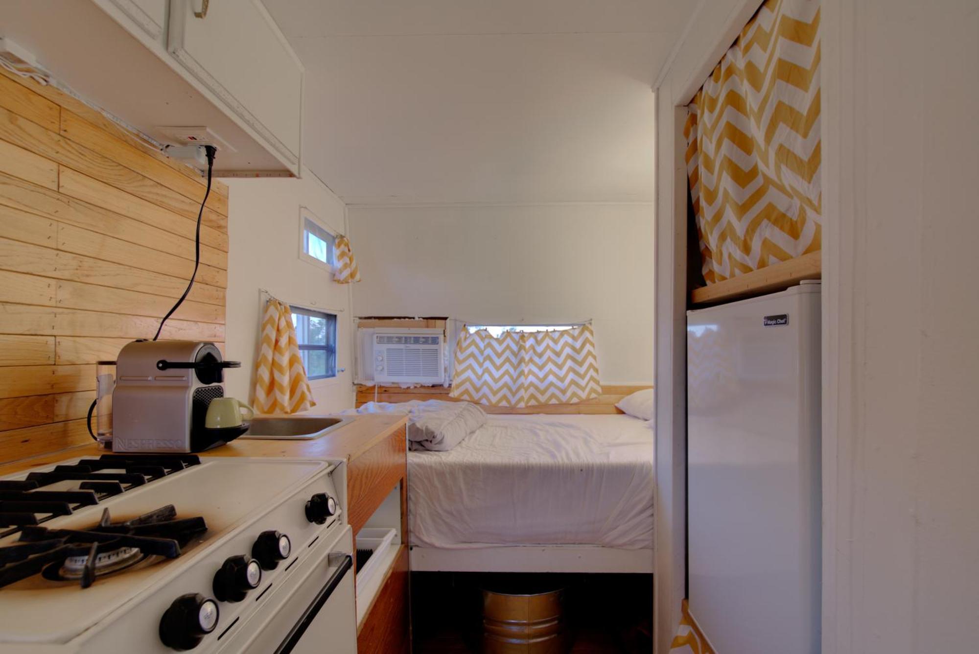 Campsite Little Apple Wander Camper *