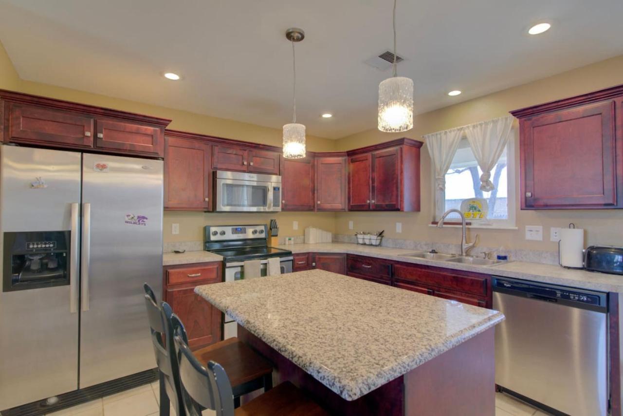The Matterhorn Cozy Quiet 4 Bedroom Family Manhattan