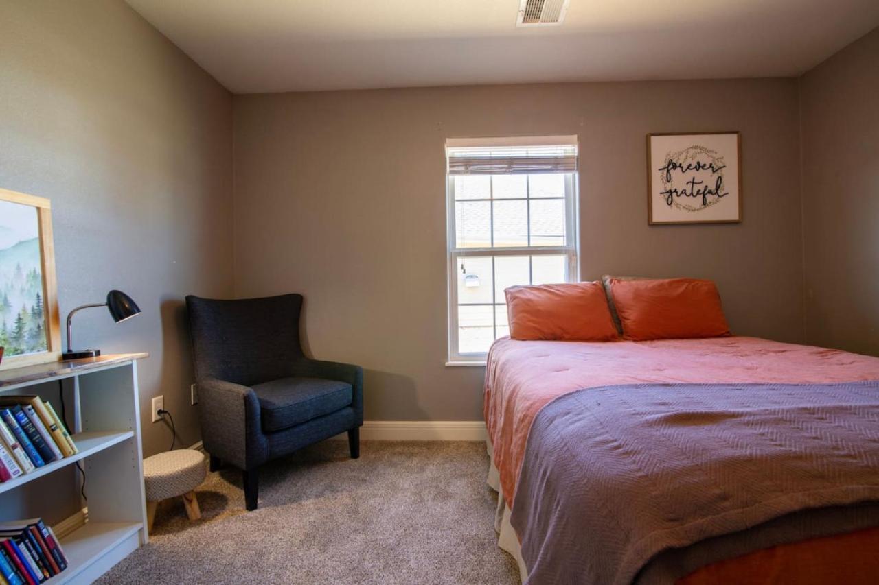 The Matterhorn Cozy Quiet 4 Bedroom Family