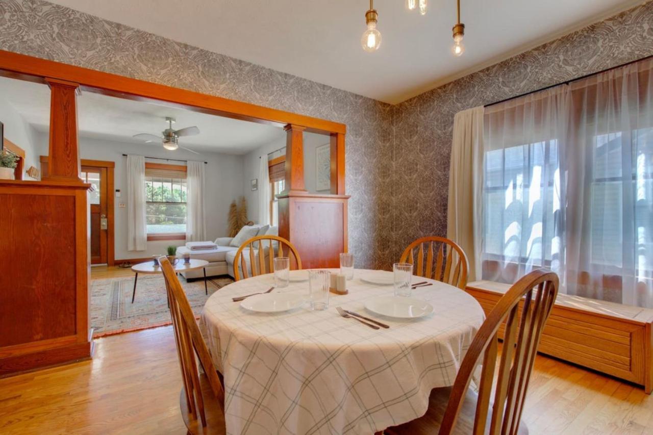 The Charming 2bd 1bth Holiday home *