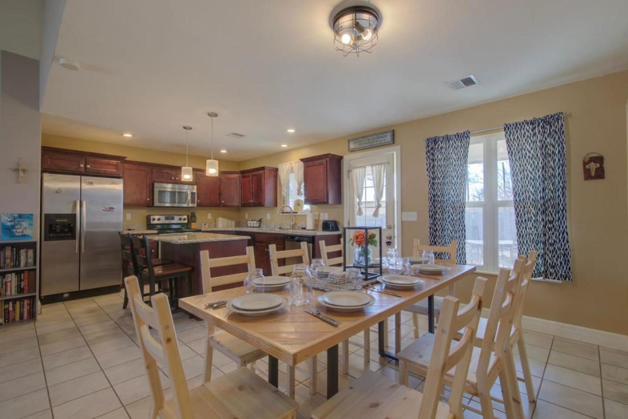 The Matterhorn Cozy Quiet 4 Bedroom Family *