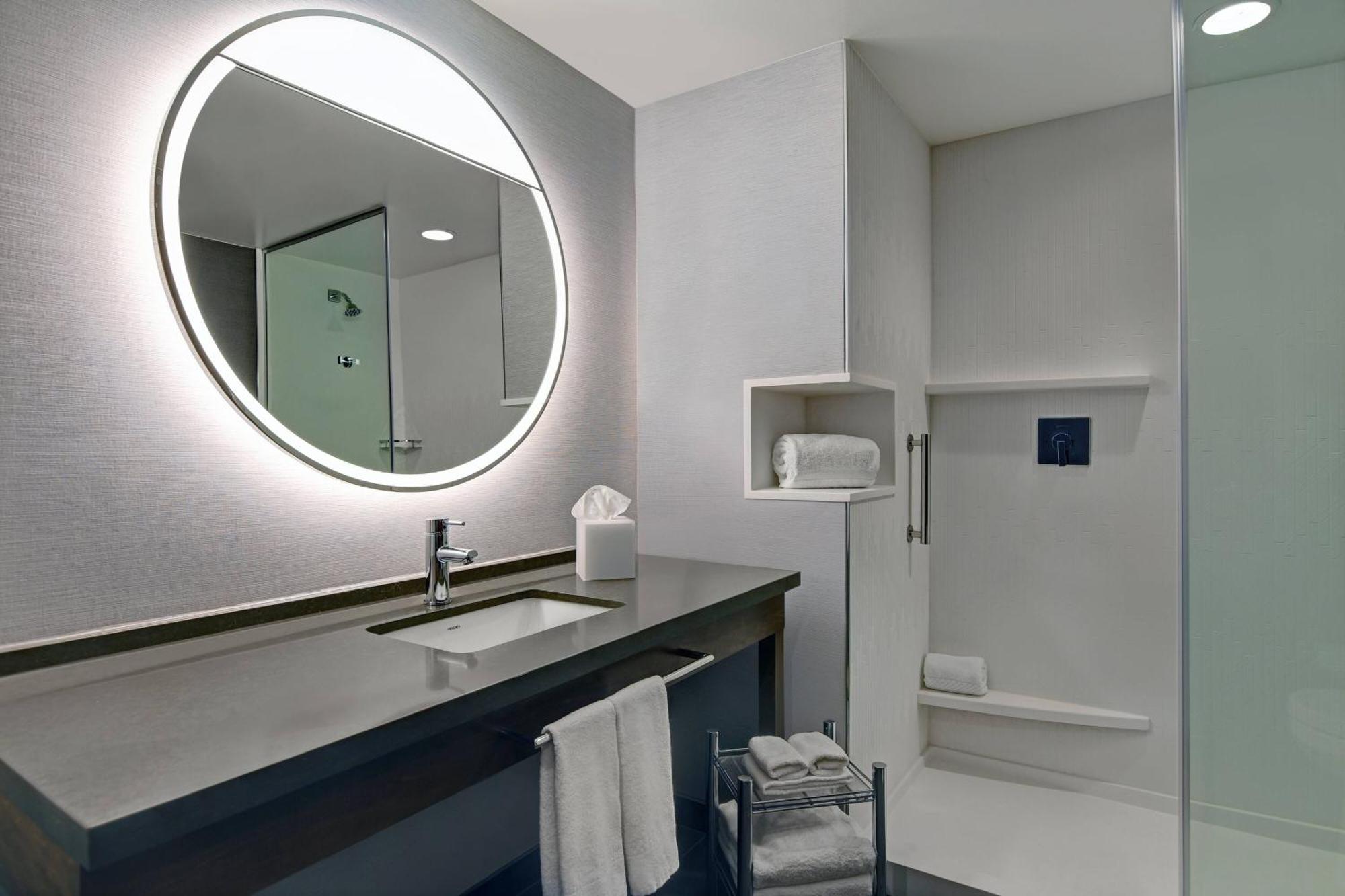Courtyard By Marriott Aggieville Hotel 3*