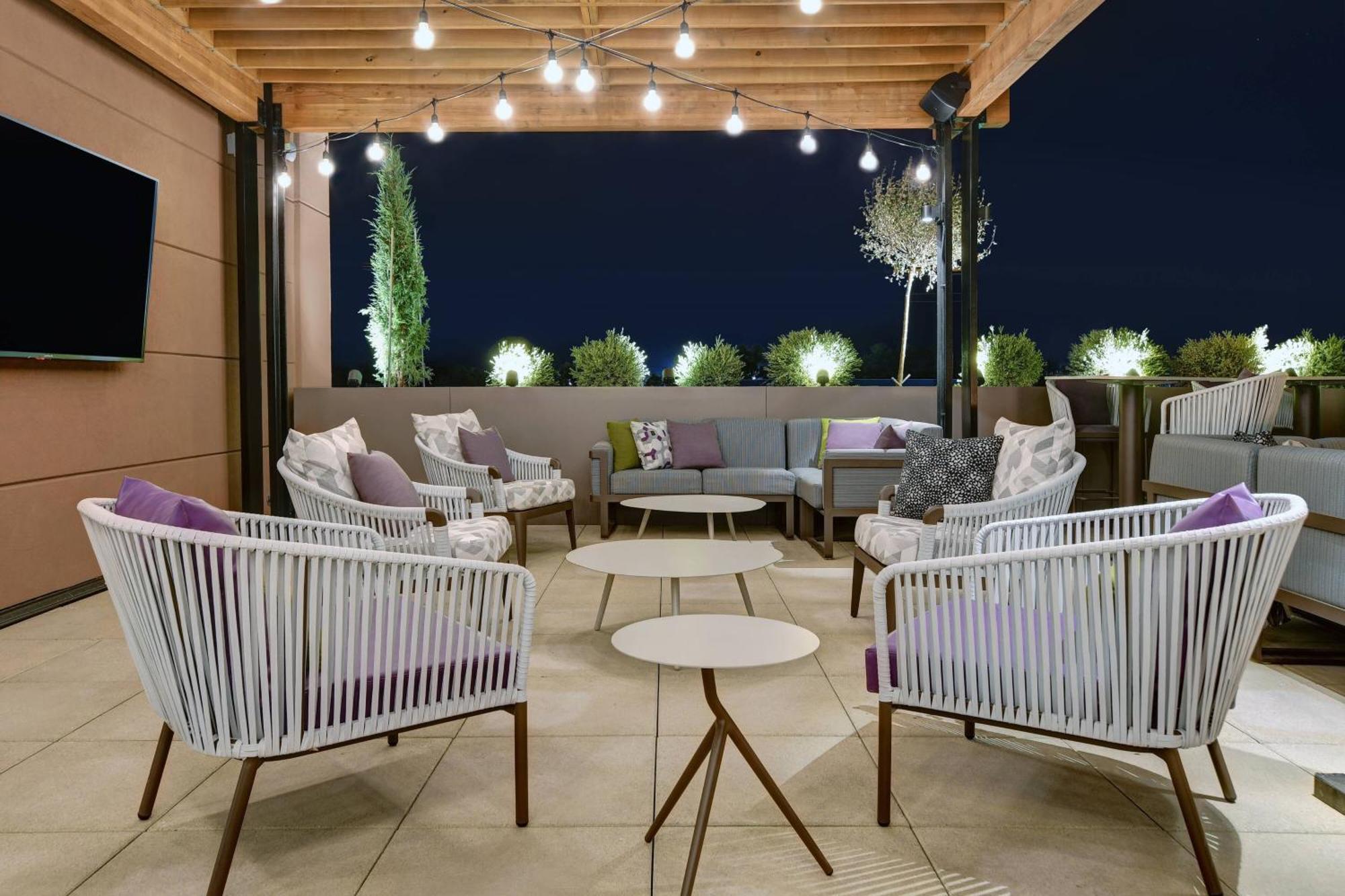 Courtyard By Marriott Aggieville