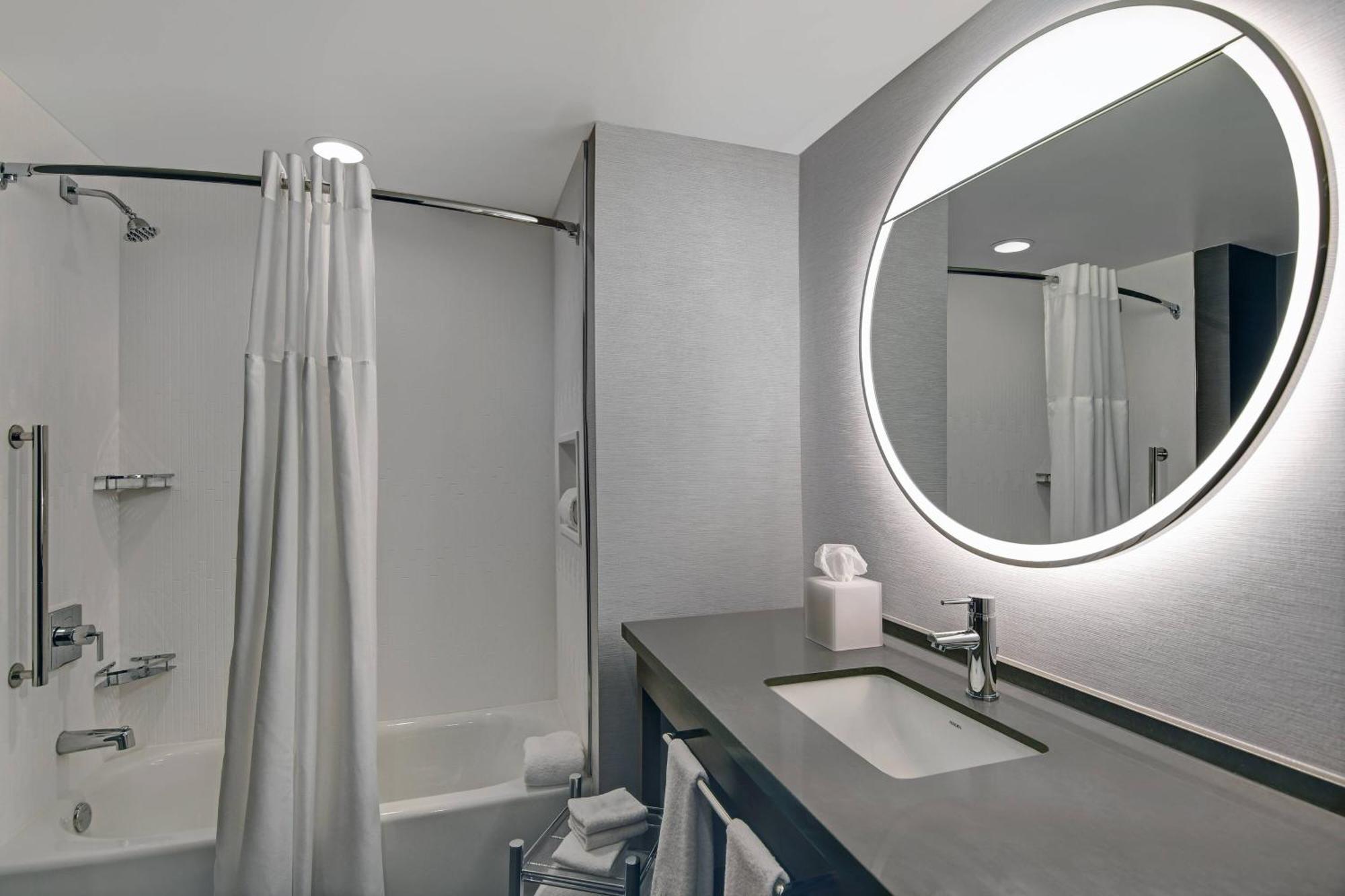 Courtyard By Marriott Aggieville Hotel Manhattan