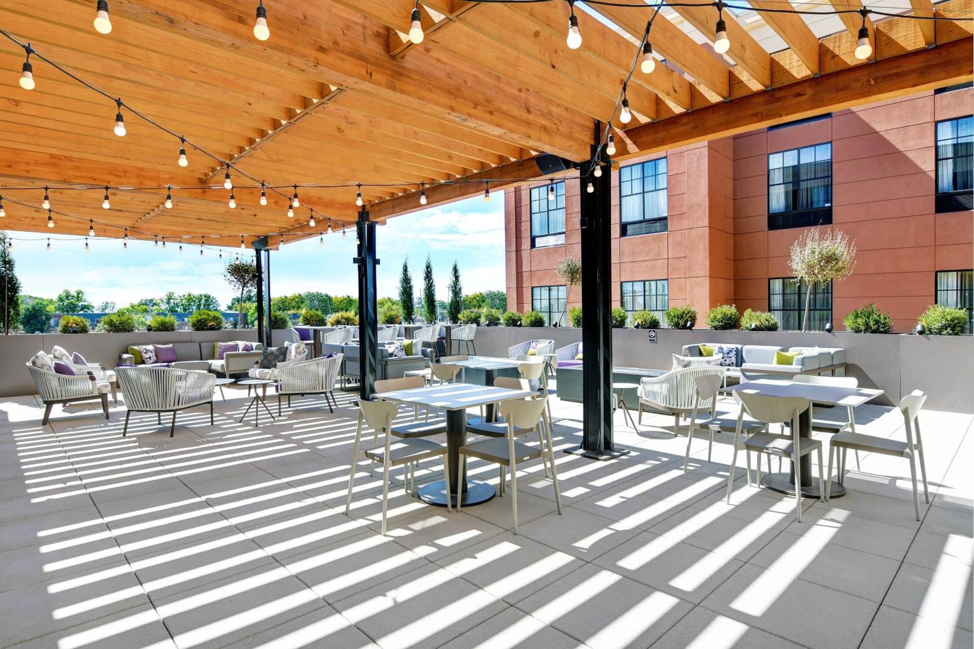 Courtyard By Marriott Aggieville 3*