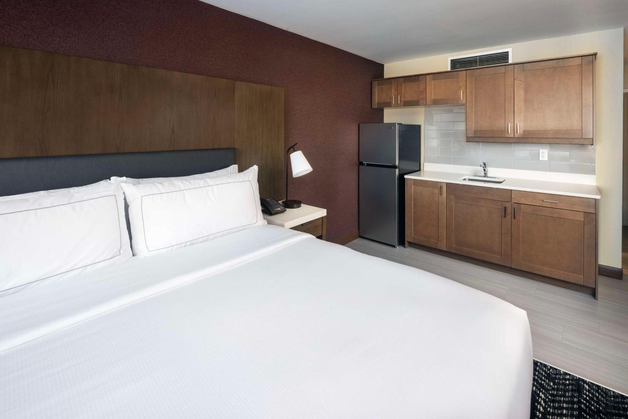 Doubletree By Hilton Manhattan, Ks Manhattan