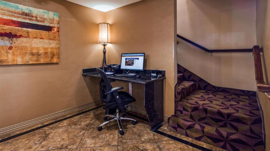 Western Hotel 2*