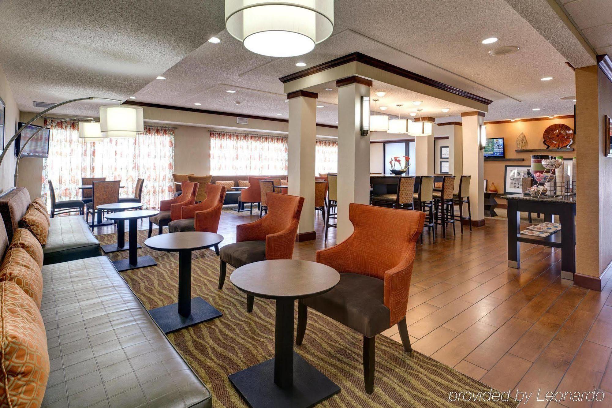 Hotel Hampton 2*