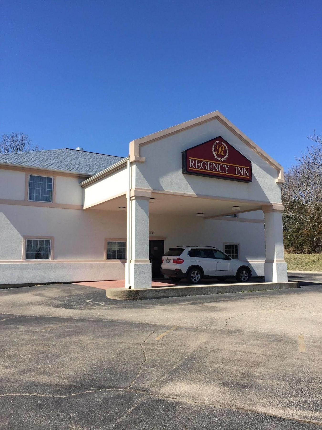 The Royal Inn - Manhattan Motel