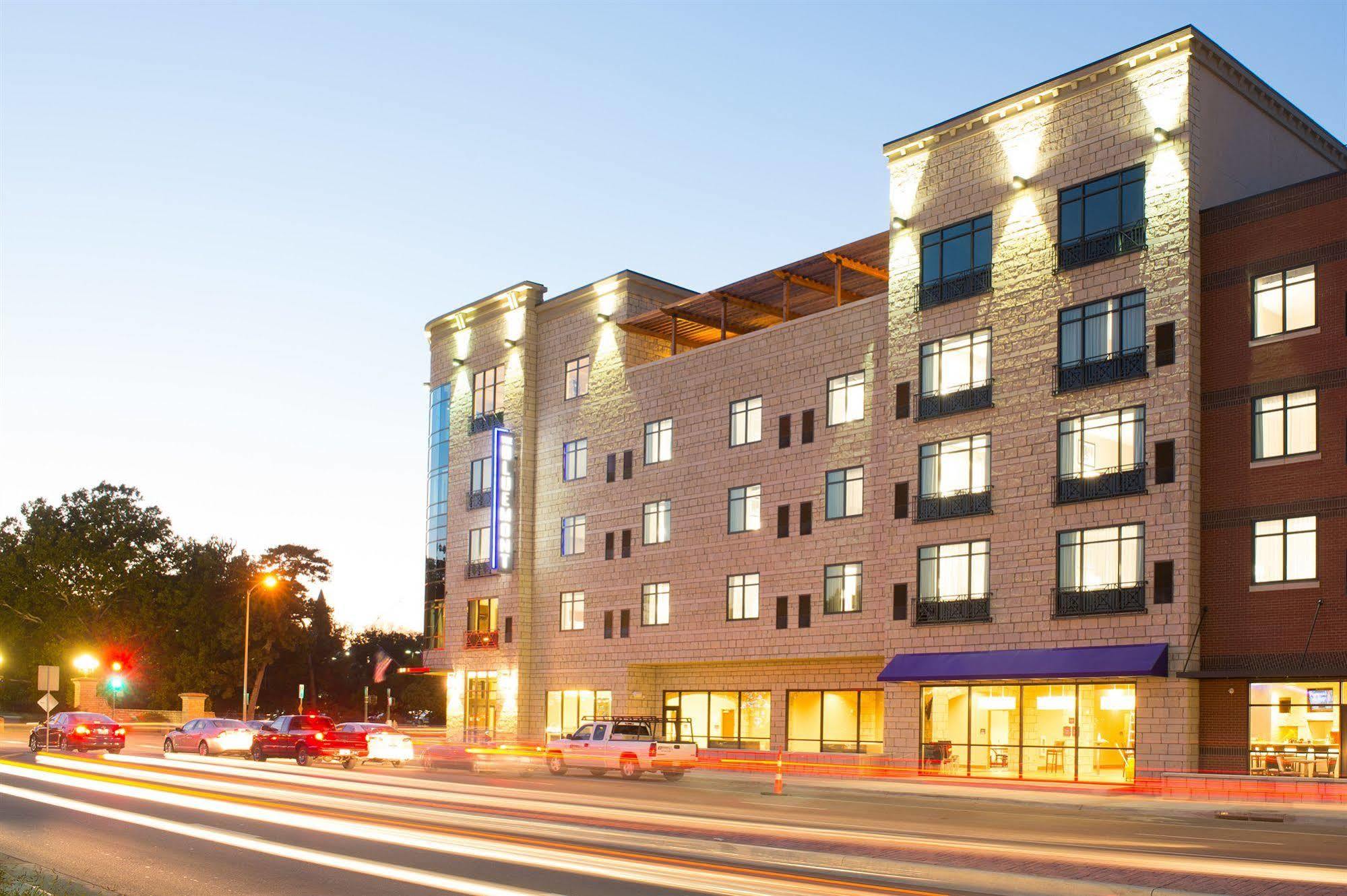 Bluemont Hotel