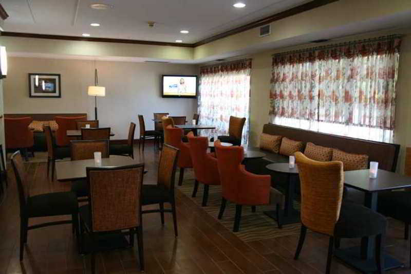 Hotel Hampton 2*