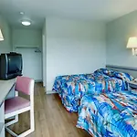 Motel 6 Manhattan Kansas