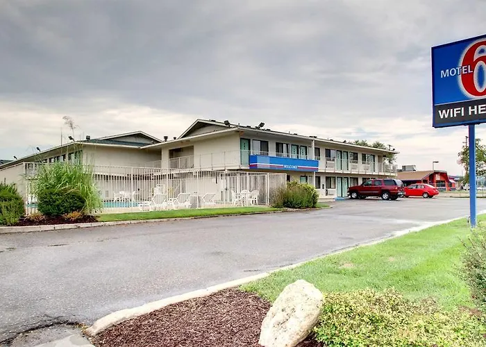 Motel 6 Manhattan Kansas