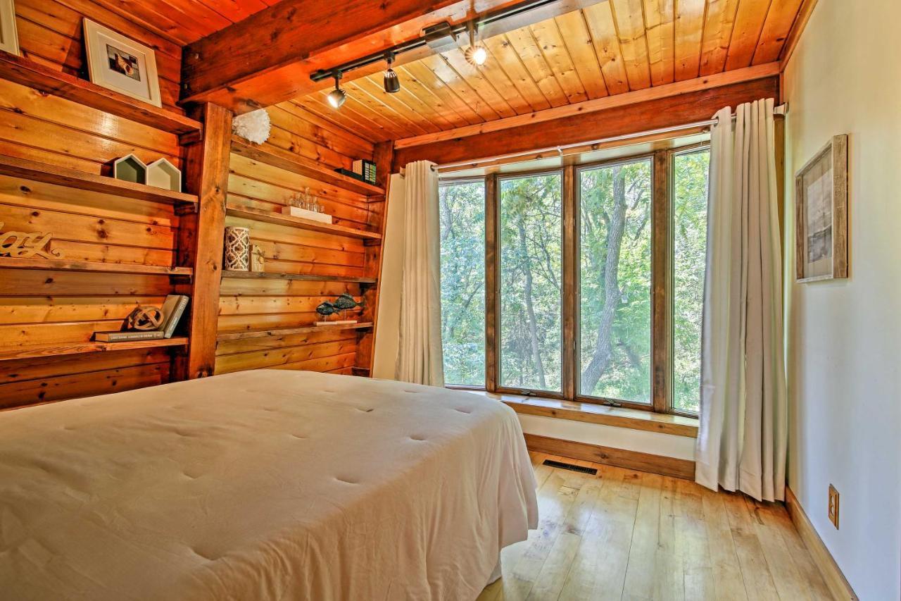 Secluded Retreat With Covered Patio And Sun Deck!