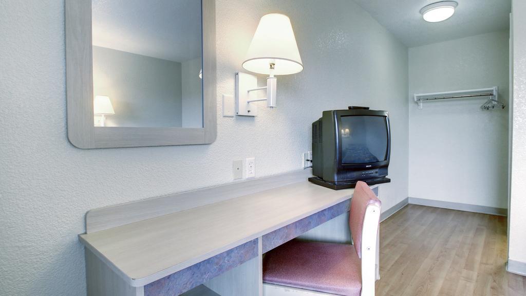 6 Kansas Hotel 2*